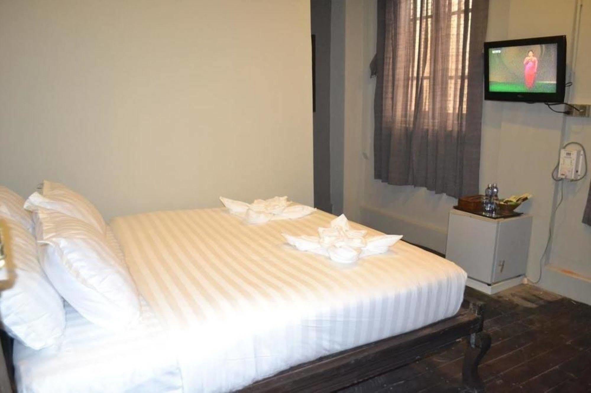 Hotel @ Yangon Heritage Экстерьер фото