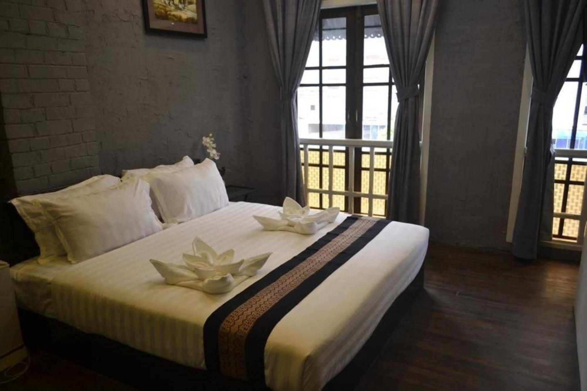 Hotel @ Yangon Heritage Экстерьер фото